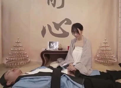 Nữ tu xinh đẹp bị vị đạo sư tổn thương