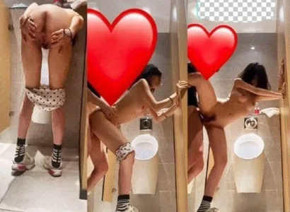 Vụng trộm bên trong WC: Đưa em vào rồi cùng nhau chìm đắm