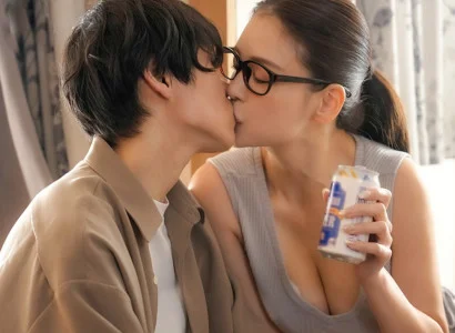 Từ nỗi đau bị cắm sừng, chàng trai được chị hàng xóm xoa dịu