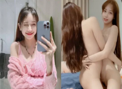 Lâm Thái Vy trêu bạn thân vì bím vừa nhú trên live