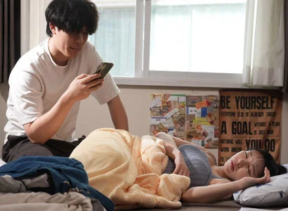 Gã đàn ông biến thái thích nhìn người yêu ngoại tình với gã hàng xóm
