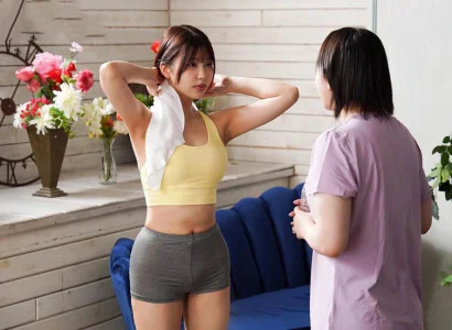 Em gái dễ thương siêng năng đi yoga rồi nhận trái đắng