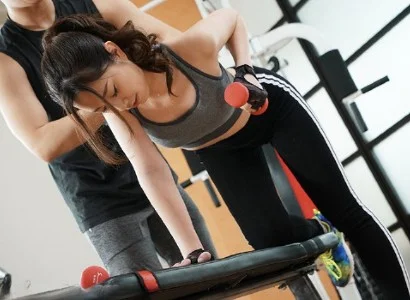 Người phụ nữ thiếu thốn tình dục và anh PT ‘nóng bỏng’ có buổi tối không ngủ